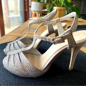 Talons gris /beige avec strass le chateau